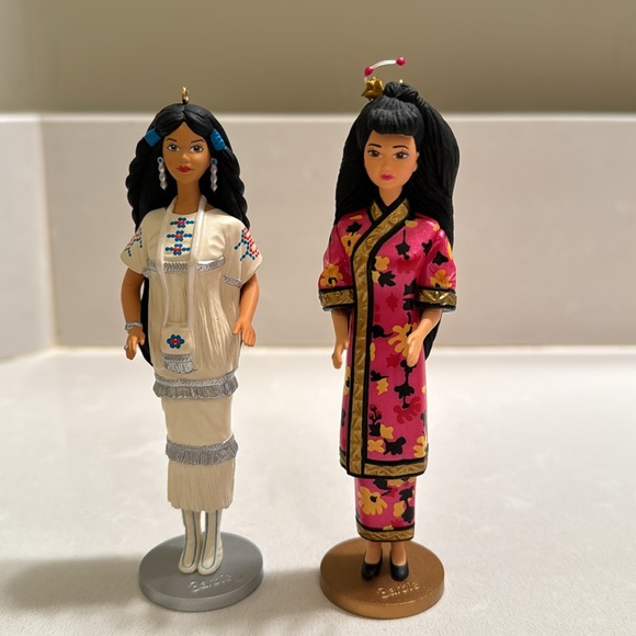 Barbie Ornament DOLLS OF THE WORLD Series by Hallmark - Picture 2 of 13